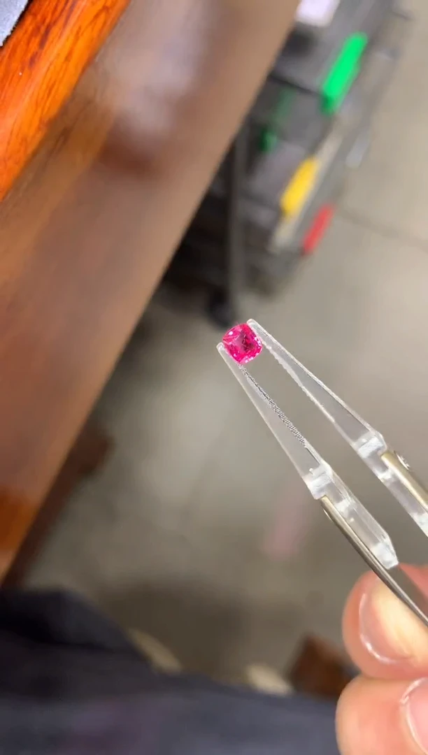 裸石尖晶石0.4ct 51