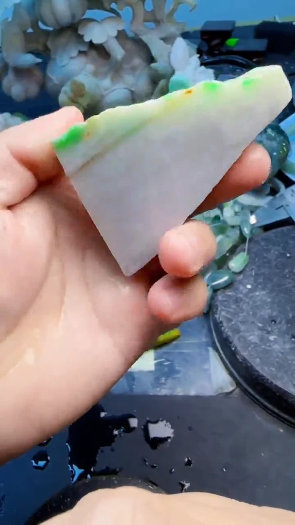 翡翠挂件未镶嵌天然翡翠002