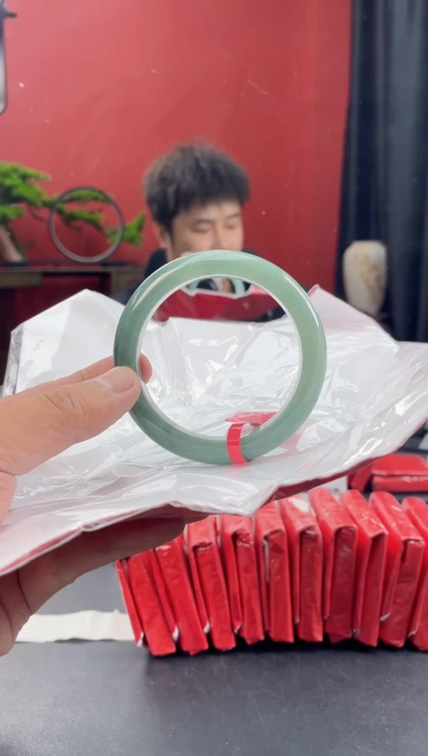 未镶嵌手镯翡翠4