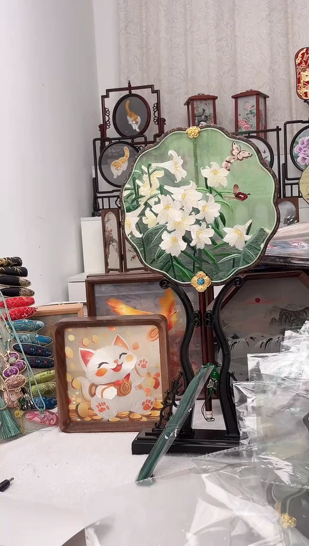 扇子绣作品手工团扇