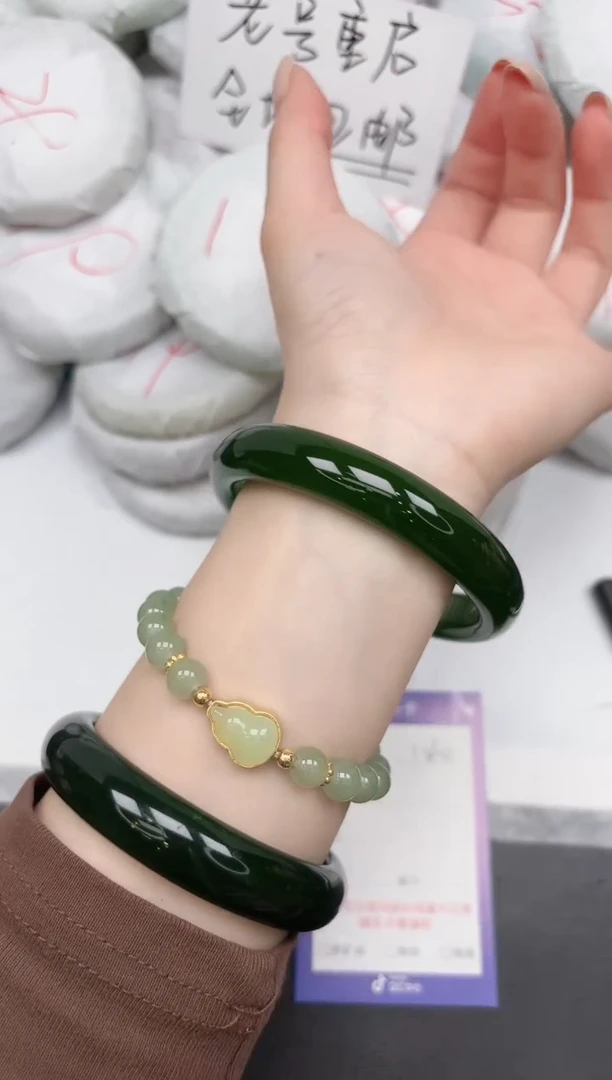 未镶嵌手镯石英质玉140/6364