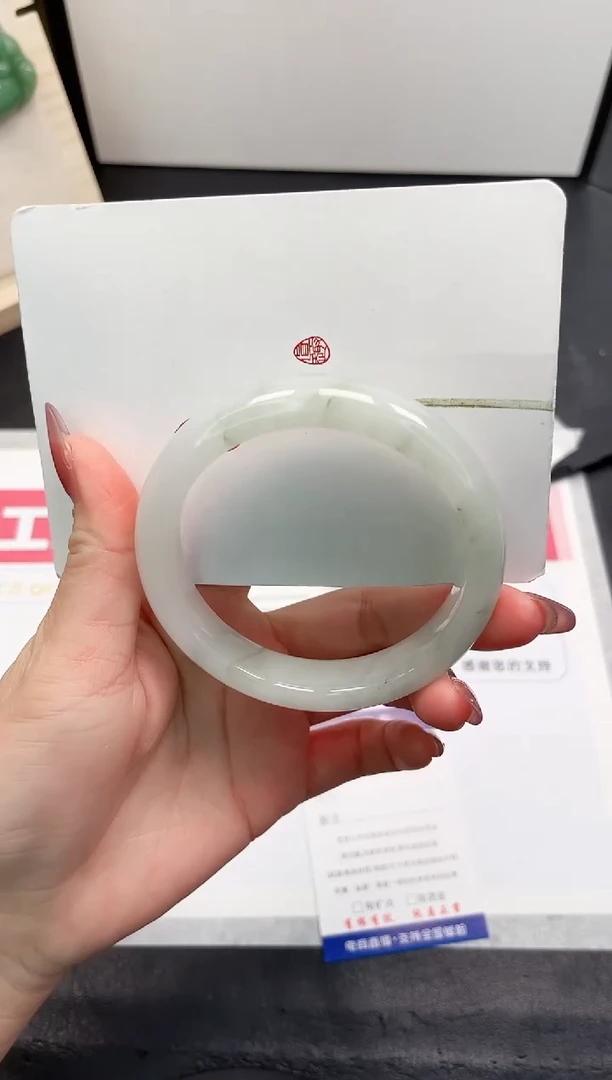 【闪购商品】石英质玉手镯未镶嵌26-61.7