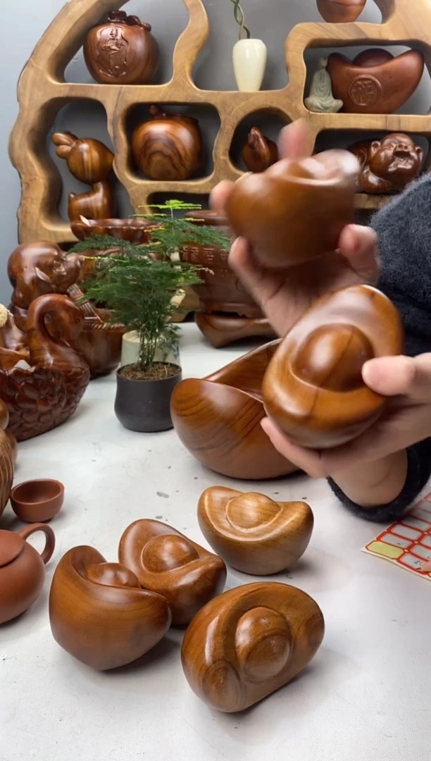 香樟木A7小元宝摆件/尺寸17*17*4