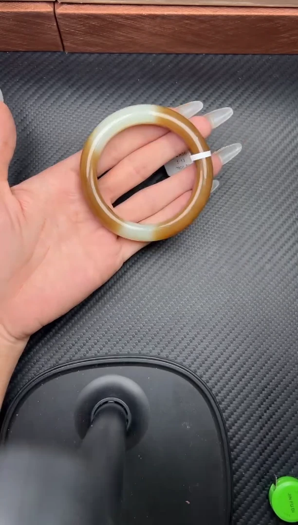 未镶嵌手镯和田玉若羌微色差56手镯