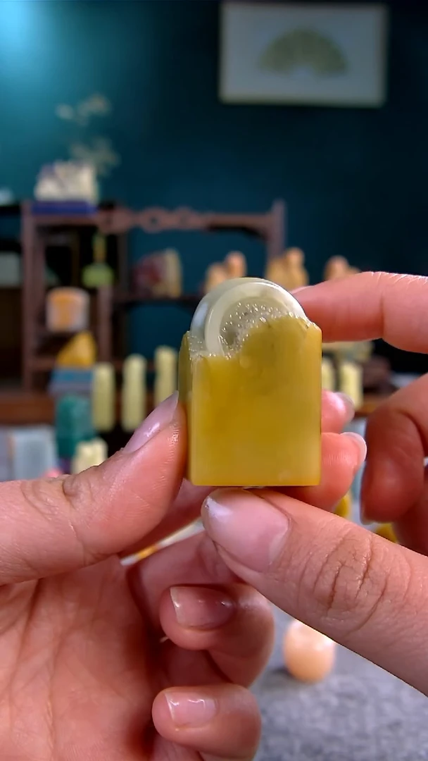 【闪购商品】青田石菜花黄米缸钮2.3*2.3*3.8