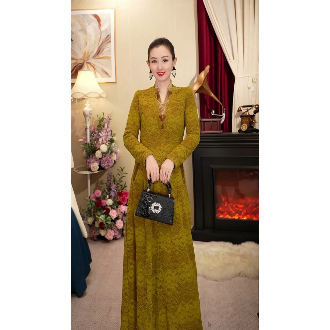 《丹尚爱》花蕾都市冬季保暖加绒加厚蕾丝收腰显瘦V领优雅连衣裙