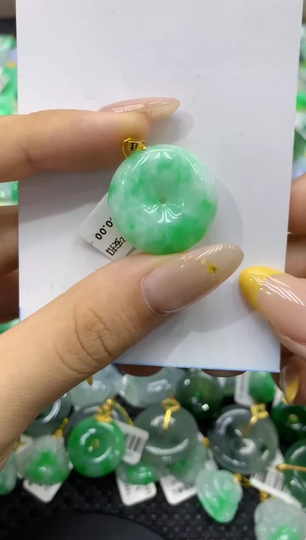 颈饰18K金镶嵌翡翠天然缅甸翡翠A货