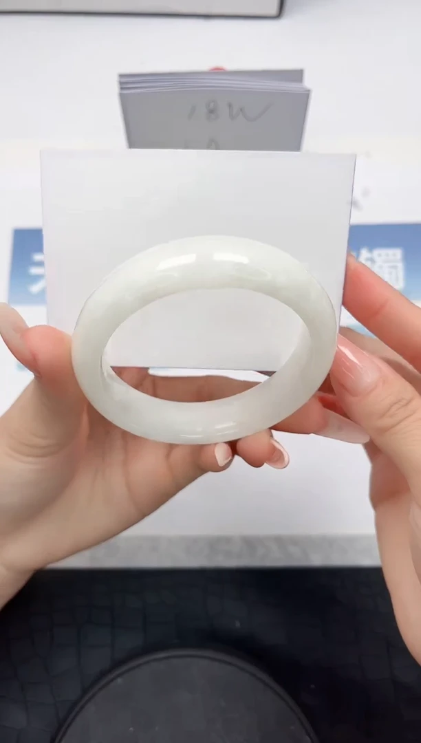 【闪购商品】和田玉手镯未镶嵌G278-56.4