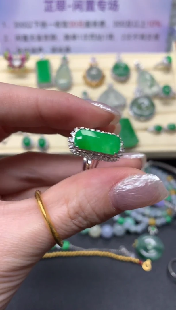 【闪购商品】翡翠戒指18K金镶嵌戒指|11200+1100