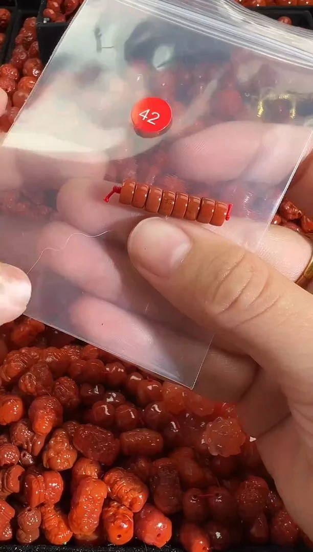 颈饰未镶嵌南红玛瑙1