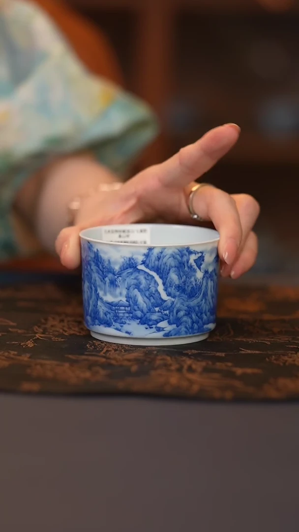 九本造物珍藏溪山飞瀑图直口杯