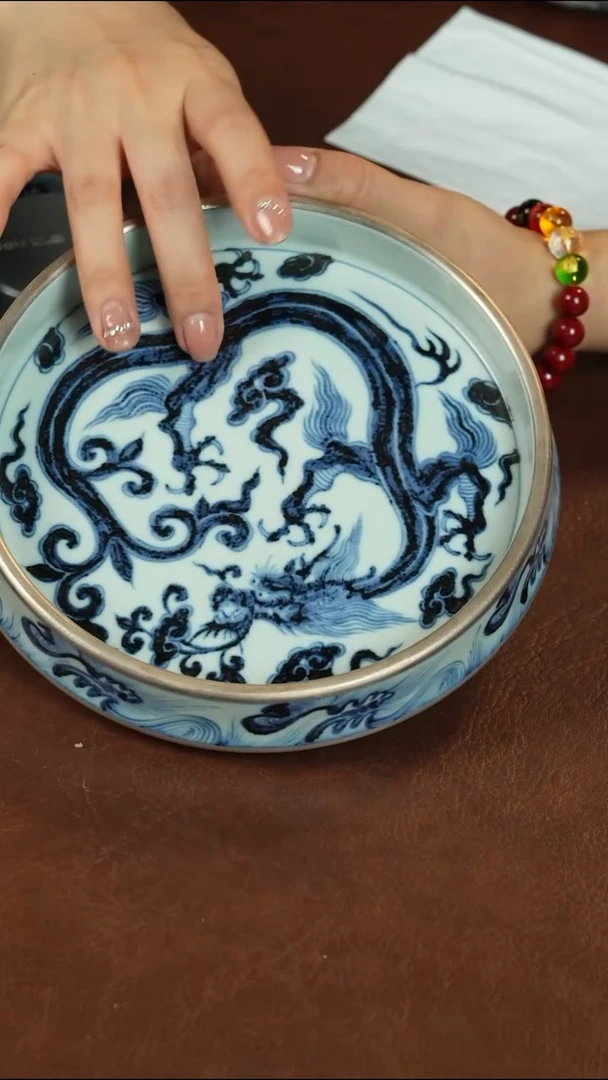 元青花螭龙纹描银壶承