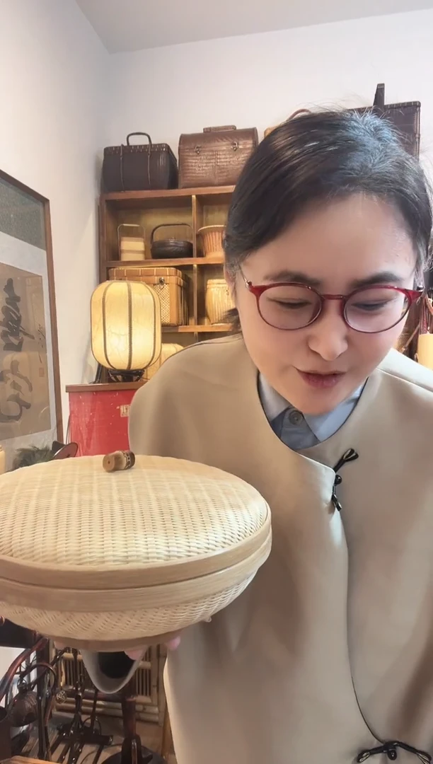 手工竹编带盖收纳筐