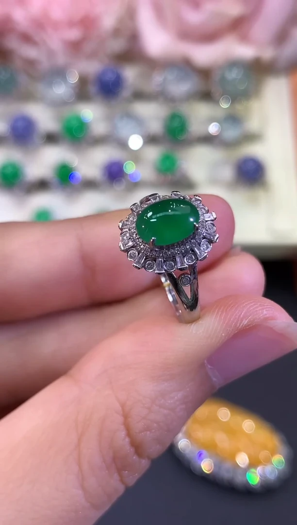 18K金镶嵌戒指翡翠B95