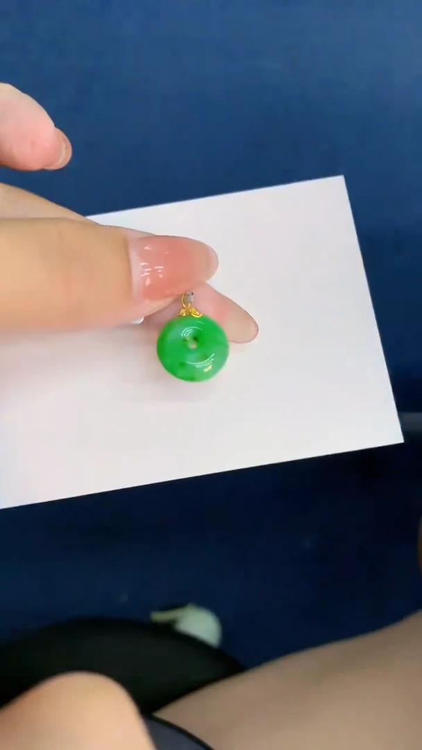 翡翠18K金镶嵌颈饰           1