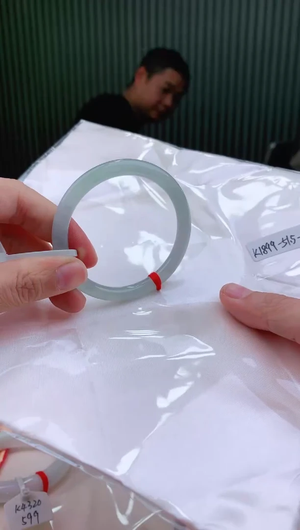 未镶嵌手镯翡翠51+