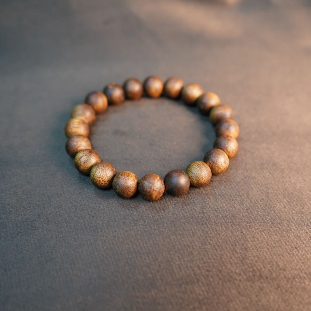 【福利款】卡10海南莺歌绿奇楠圆珠沉香手串香味多样性发货