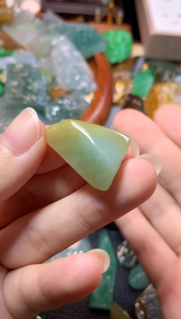 翡翠未镶嵌吊坠(不含链)吊坠