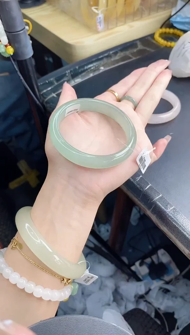 未镶嵌手镯石英质玉j232-DB57+