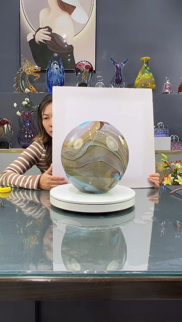 手工艺品琉璃    水晶琉璃花瓶1个