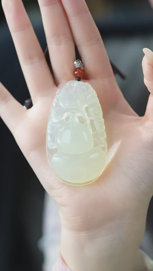 蛇纹石玉未镶嵌吊坠葫芦