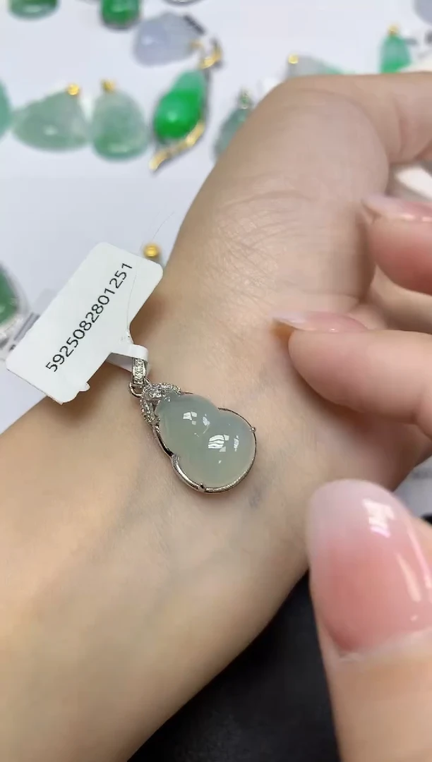 颈饰未镶嵌翡翠天然缅甸翡翠A货多样性发一件