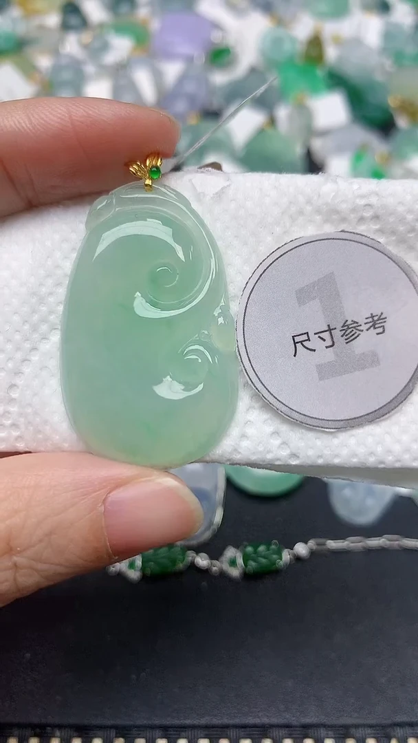 颈饰18K金镶嵌翡翠天然缅甸A货翡翠