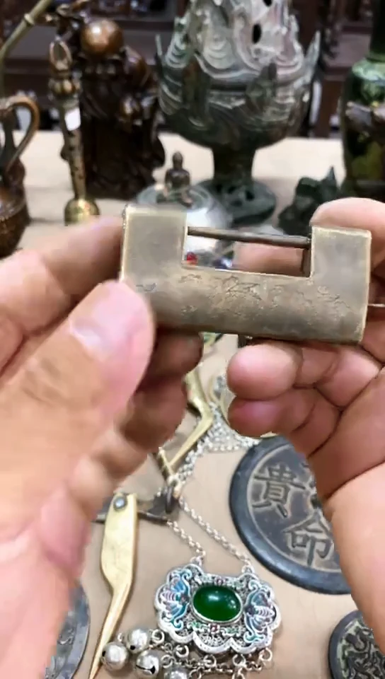 鸿兴工艺摆件把件鱼纹锁1