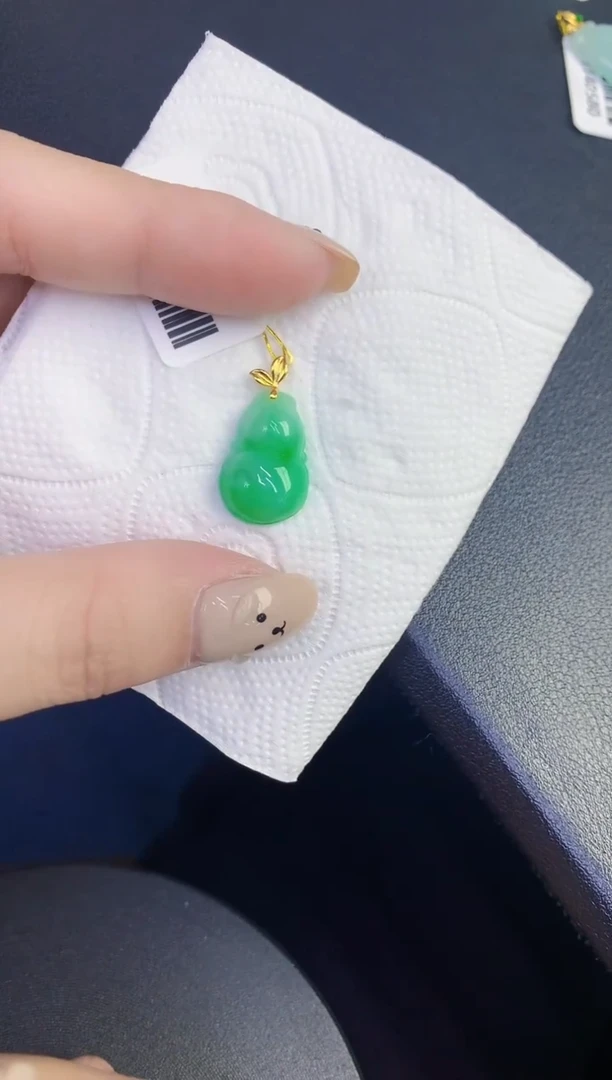 颈饰18K金镶嵌翡翠缅甸天然翡翠A货