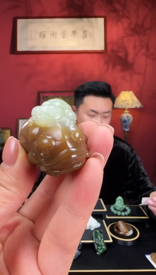 未镶嵌和田玉挂件k75糖黄俏色金蟾