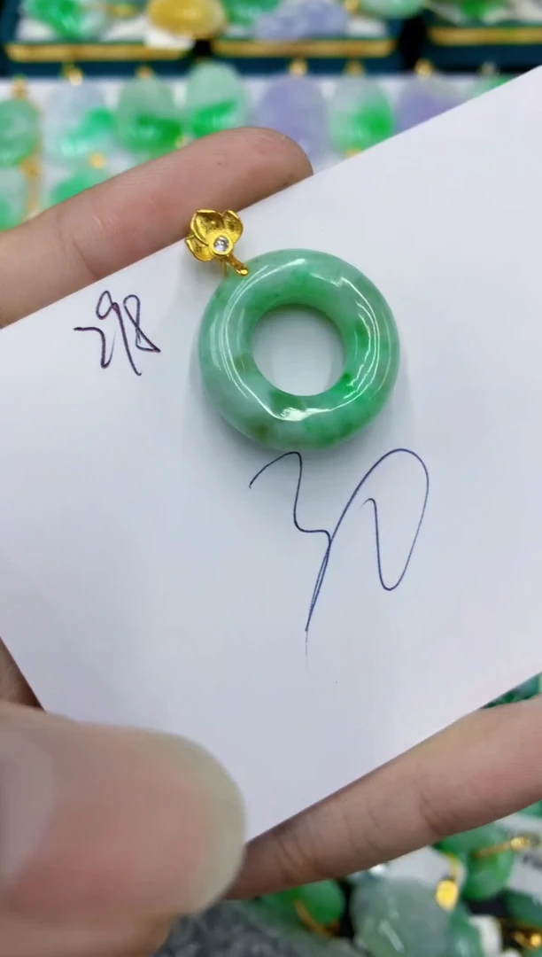 翡翠未镶嵌颈饰1111111111