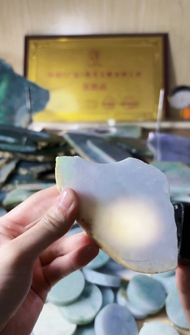 【闪购商品】翡翠颈饰未镶嵌A货吴玉2117
