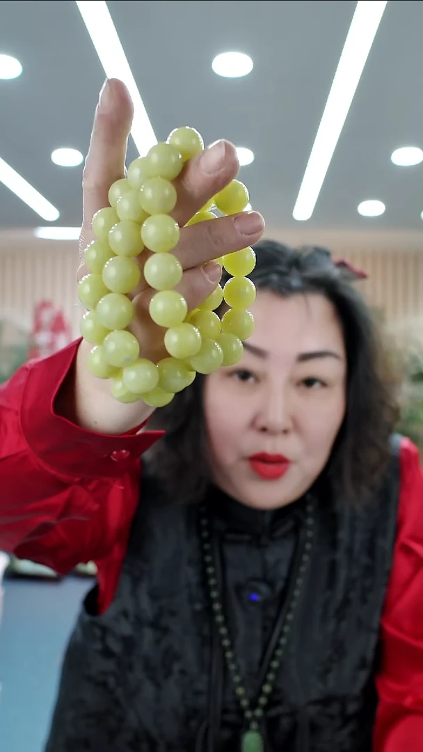 未镶嵌蛇纹石玉手串多样式发货随机发一