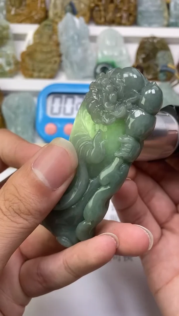 翡翠未镶嵌颈饰饮*机天然翡翠