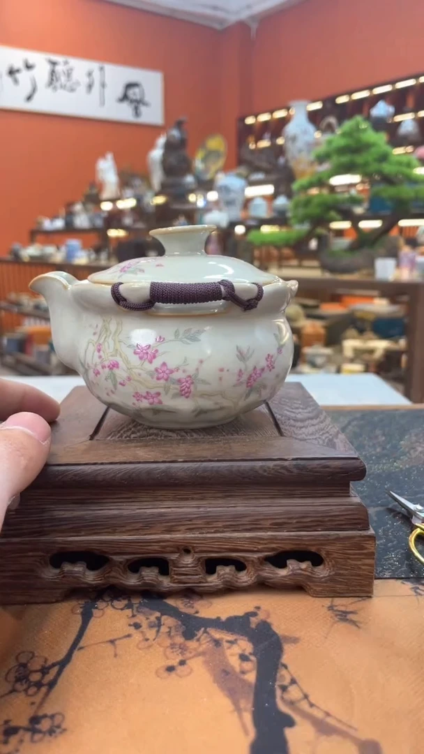 【闪购商品】瓷片@@@@@@@@@@@蝴蝶花开宝瓶