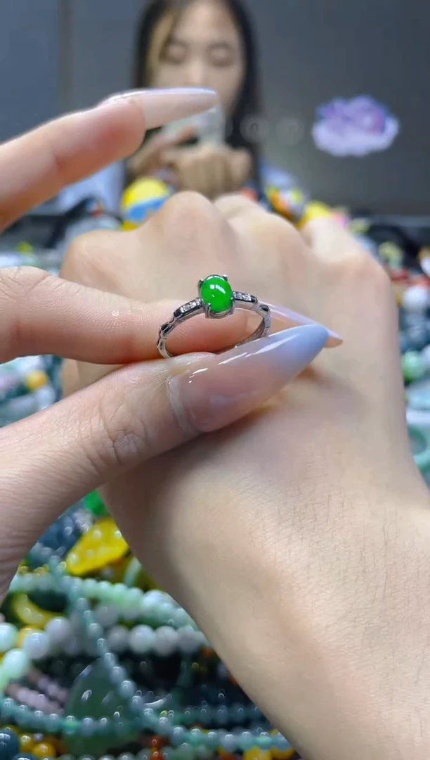 翡翠未镶嵌颈饰/M/翡翠A货，一件也是批发价