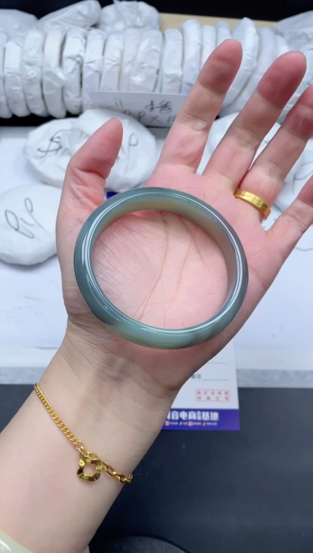 【闪购商品】石英质玉手镯未镶嵌6/58.9