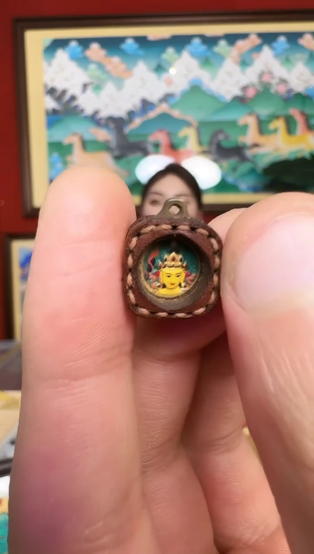 吊坠文老师-热贡纯手绘周毛