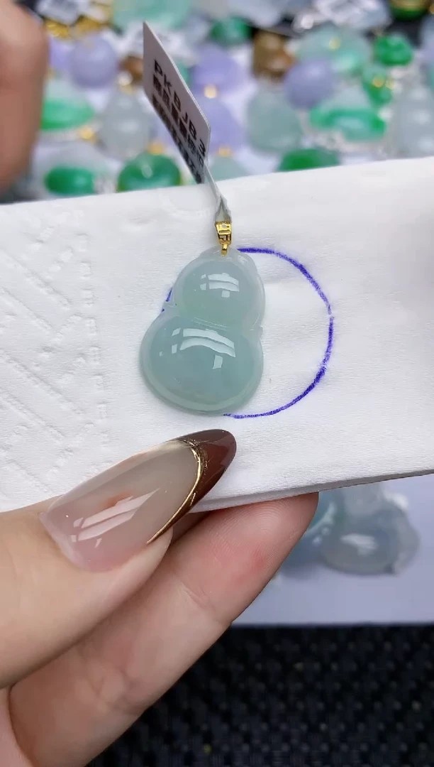 颈饰18K金镶嵌翡翠   天然翡翠A货  百元以上9米证书费自理