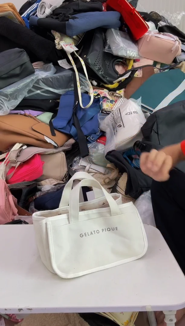 1工厂外贸库存尾货瑕疵女士包