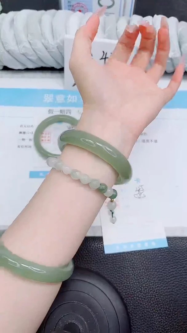 未镶嵌手镯石英质玉225-59.5