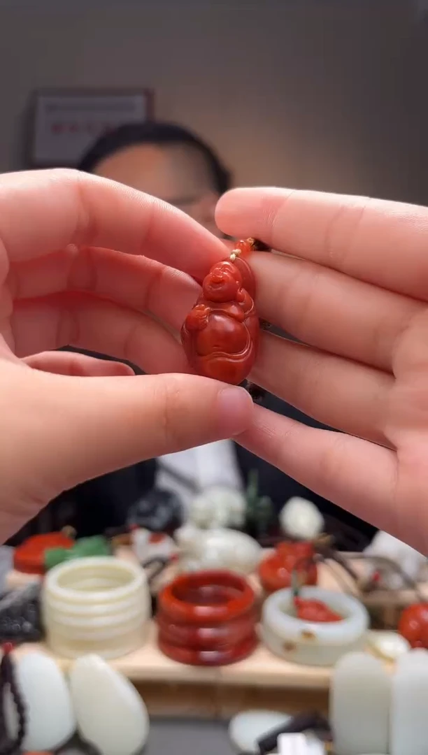 颈饰未镶嵌南红玛瑙吊坠