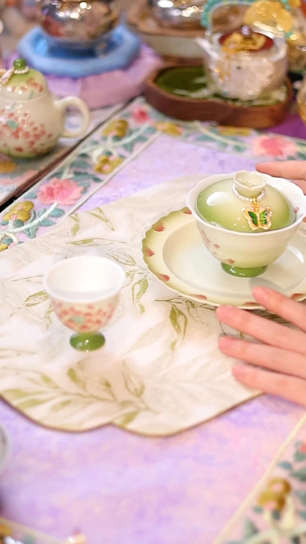 山怂阿卿直播间@@莲瓣玉心盖碗套组