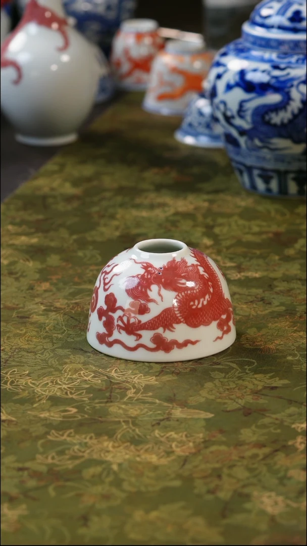其他釉里红龙纹水洗