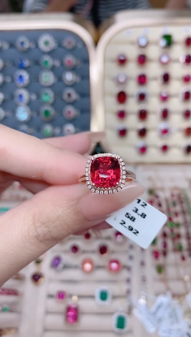 碧玺戒指18K金镶嵌碧玺3.8CT