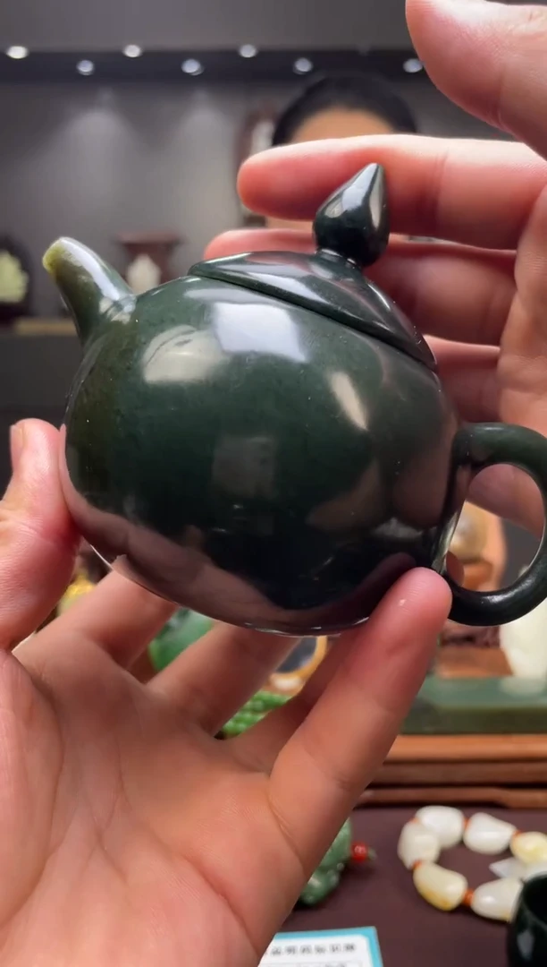 未镶嵌和田玉摆件茶壶