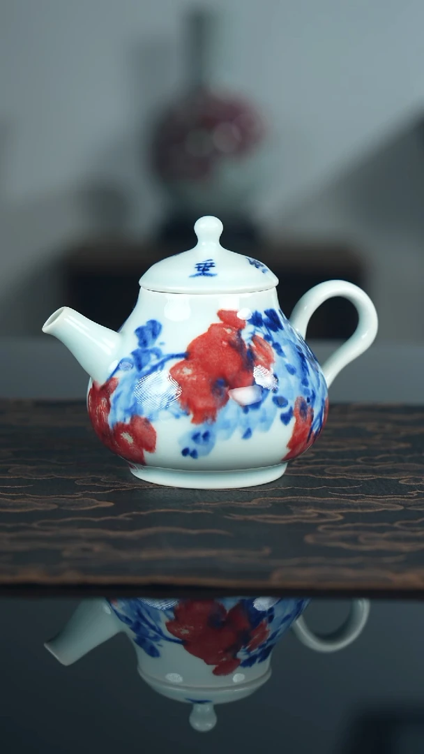 瓷片《凝紫垂丝》青花釉里红壶