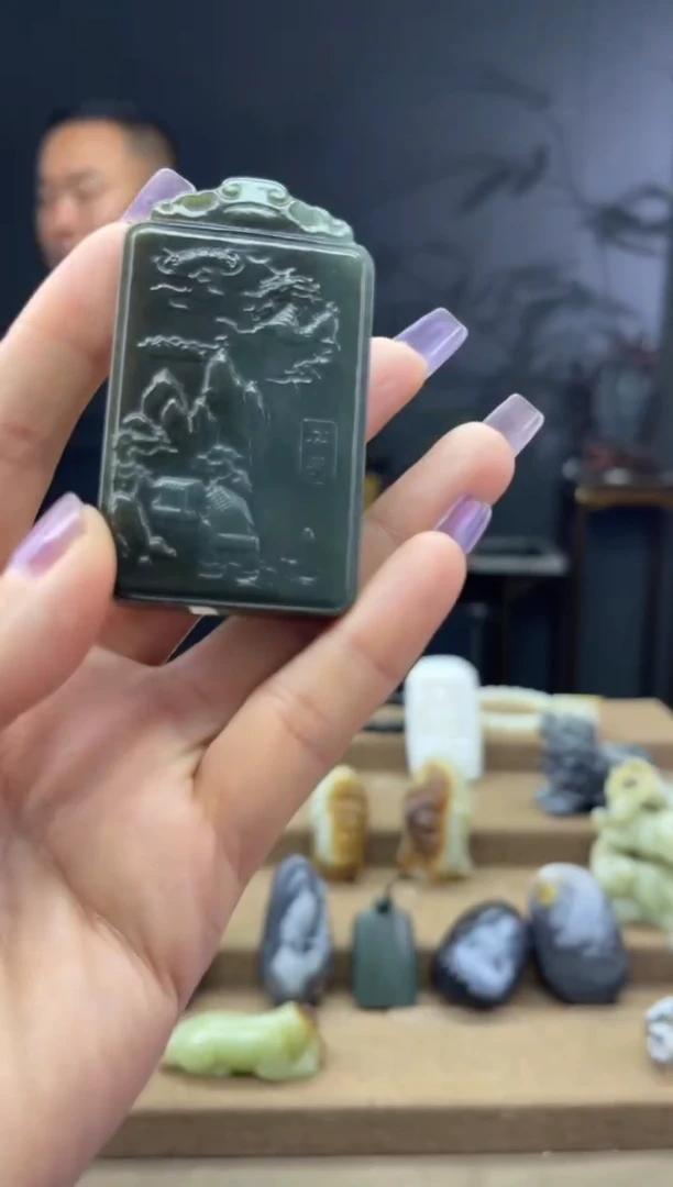 颈饰未镶嵌和田玉1