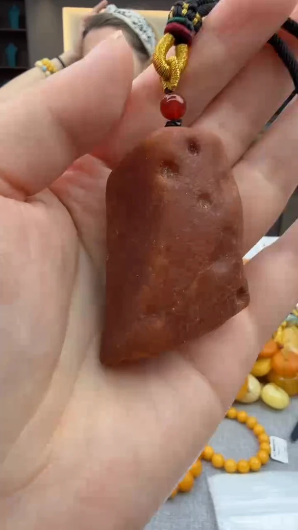 琥珀颈饰未镶嵌59秒拍号 假一罚三
