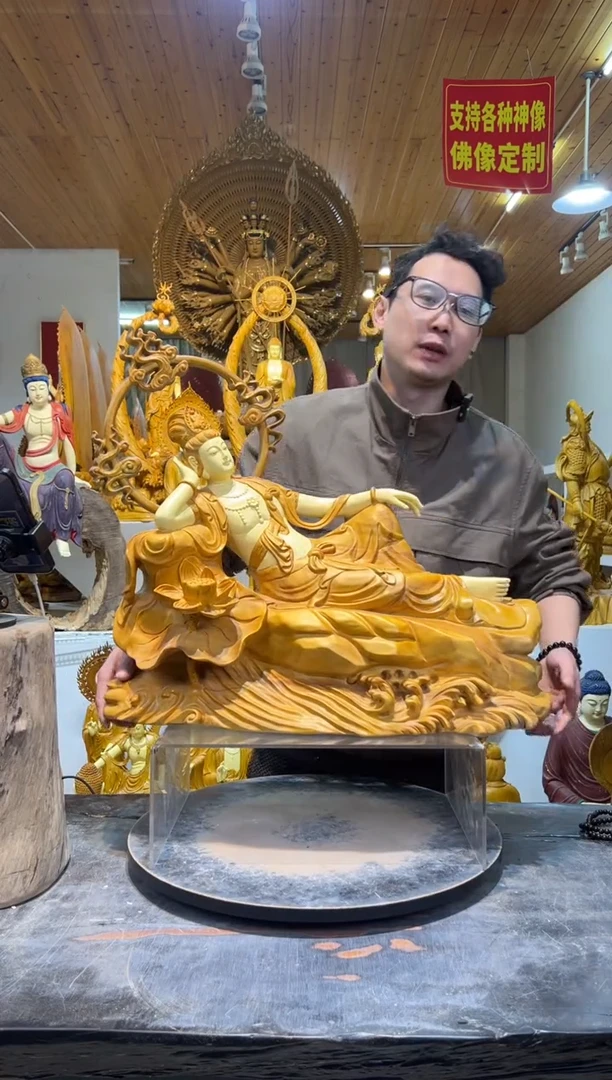 香樟木卧莲带背光观音55cm